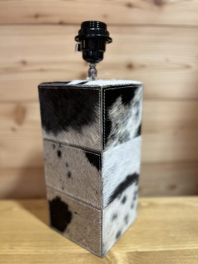 Pied de lampe en peau de vache unique – Image 4