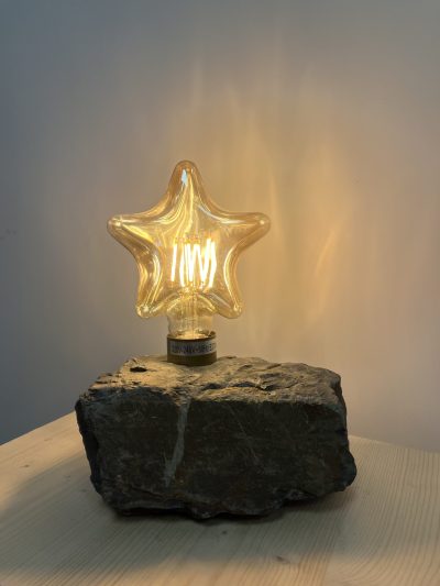 Pied de lampe en pierre unique – Image 2